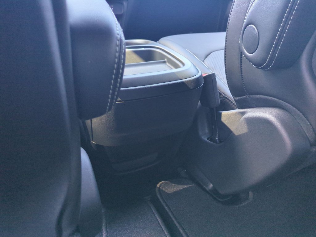 New 2027 Chrysler Pacifica Select FWD image 30