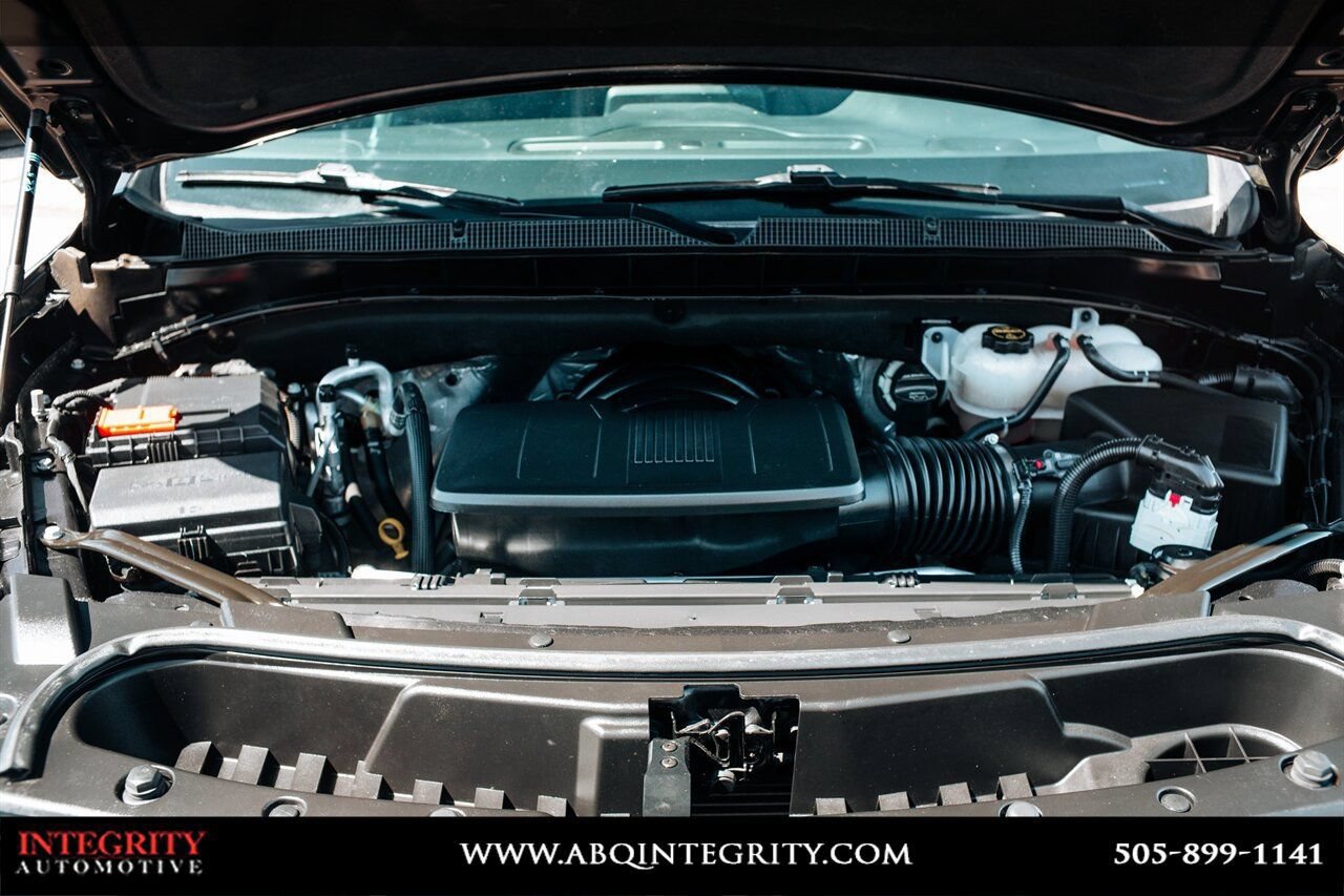 Used 2024 Chevrolet Suburban LT RWD image 55