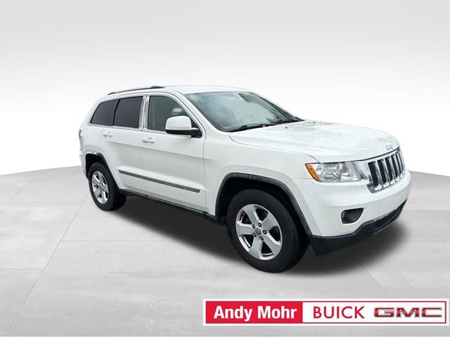 Used 2011 Jeep Grand Cherokee Laredo image 2