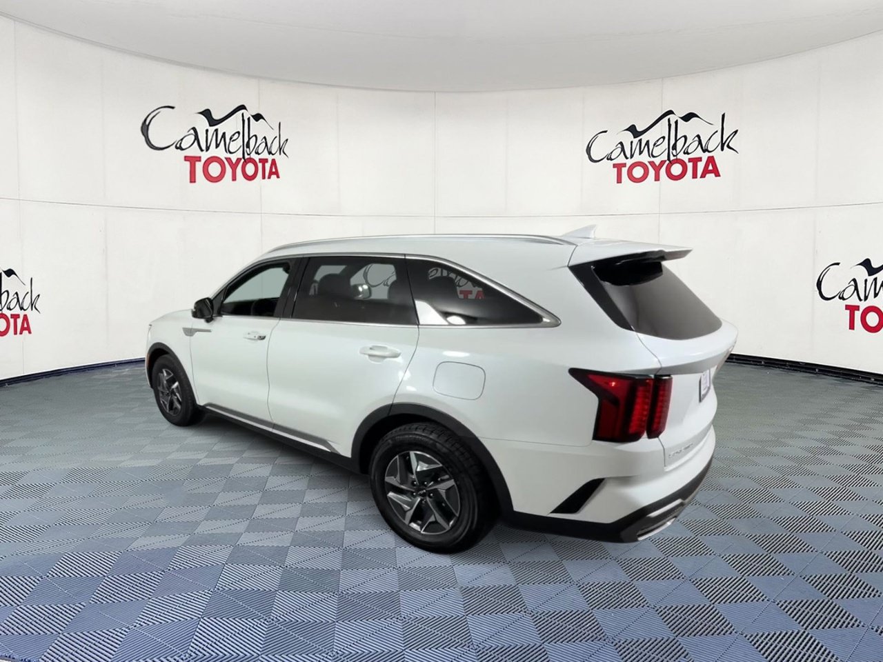 Used 2023 Kia Sorento EX FWD image 9