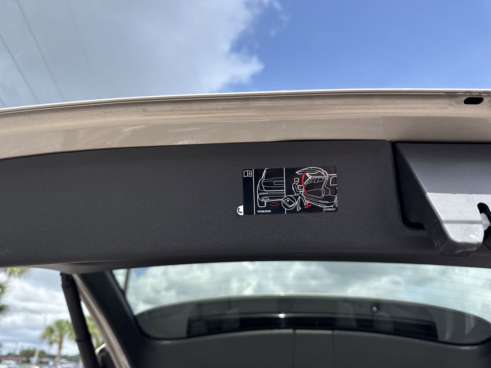 Used 2024 Volvo XC90 T8 Plus w/ Protection Package Premier image 35