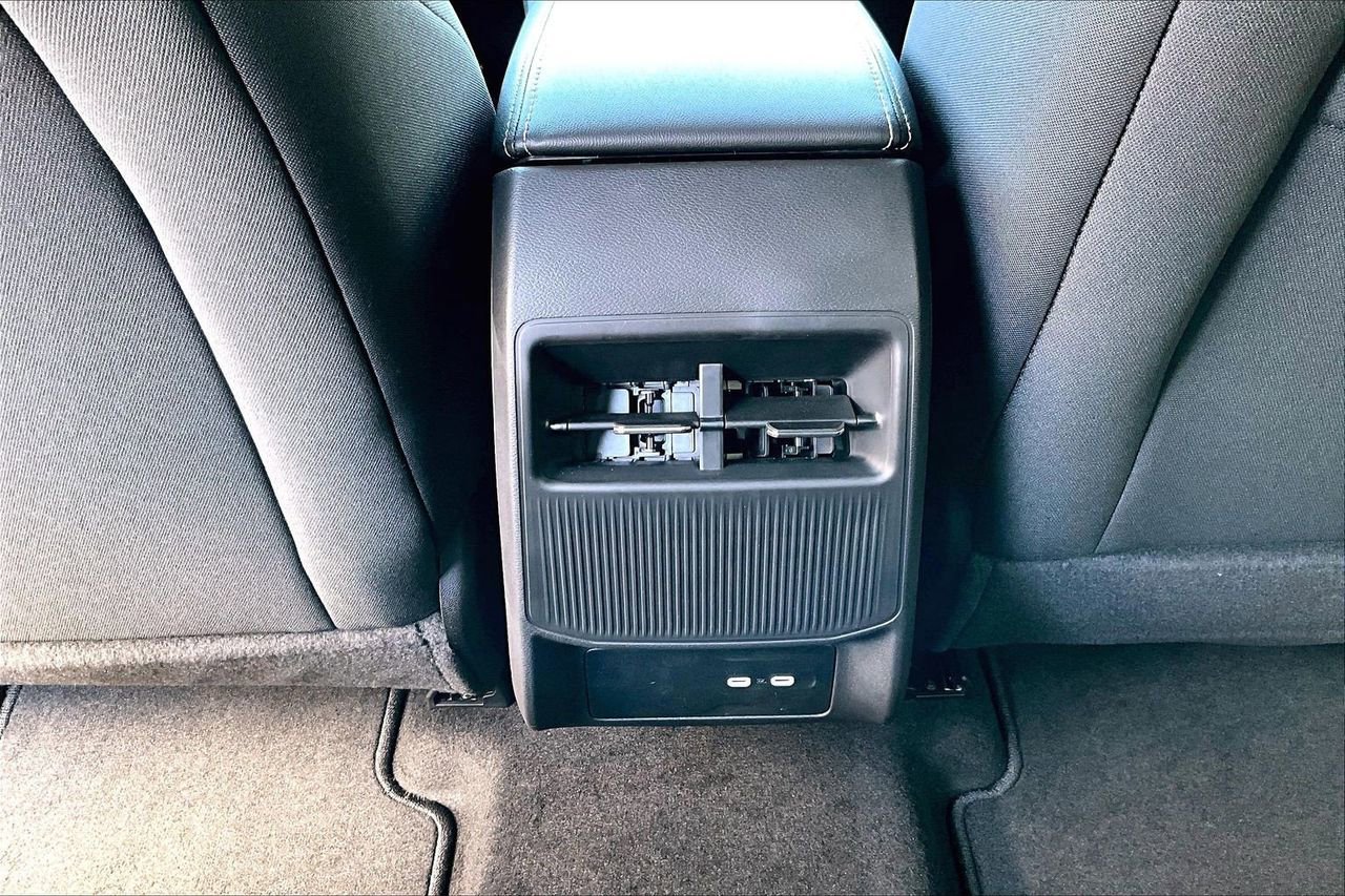 New 2026 Jeep Cherokee Laredo image 15