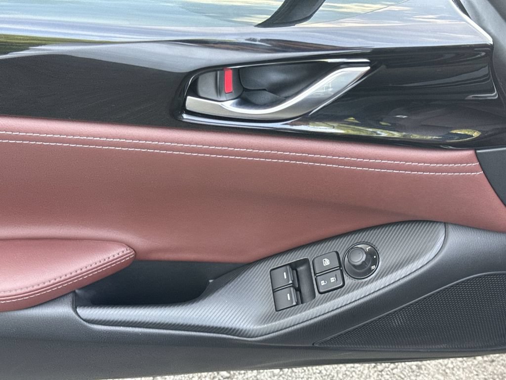 Used 2019 MAZDA MX-5 Miata RF Grand Touring RWD image 15