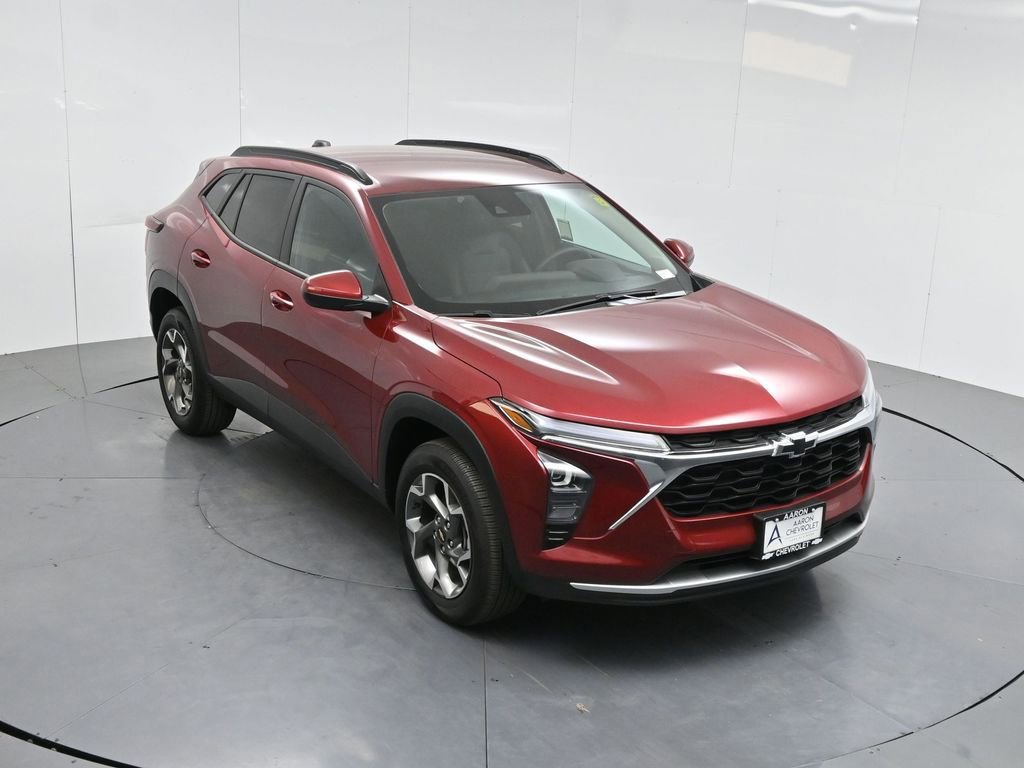 Used 2025 Chevrolet Trax LT w/ LT Convenience Package image 49