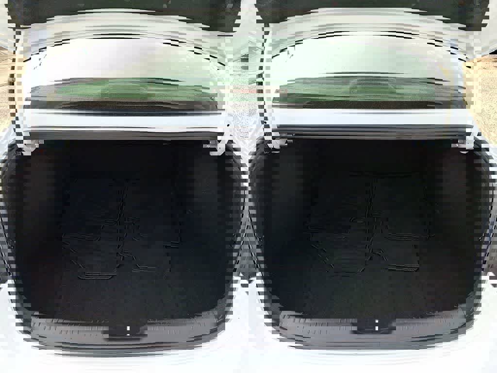 Certified 2025 Hyundai Elantra Sport image 28