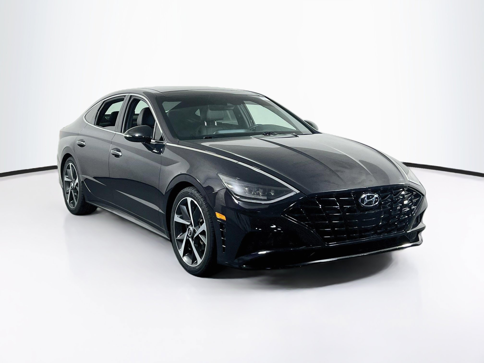 Used 2023 Hyundai Sonata SEL Plus w/ Cargo Package FWD image 3