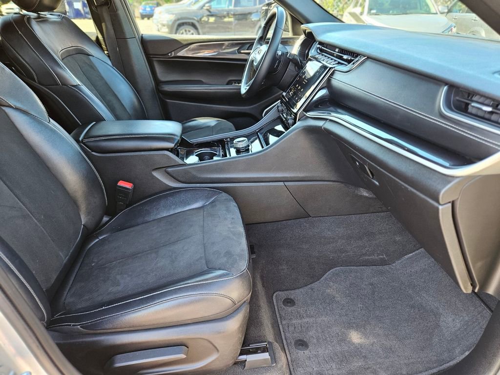 Used 2021 Jeep Grand Cherokee L Laredo image 6