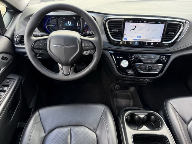 Used 2024 Chrysler Pacifica Limited FWD image 12