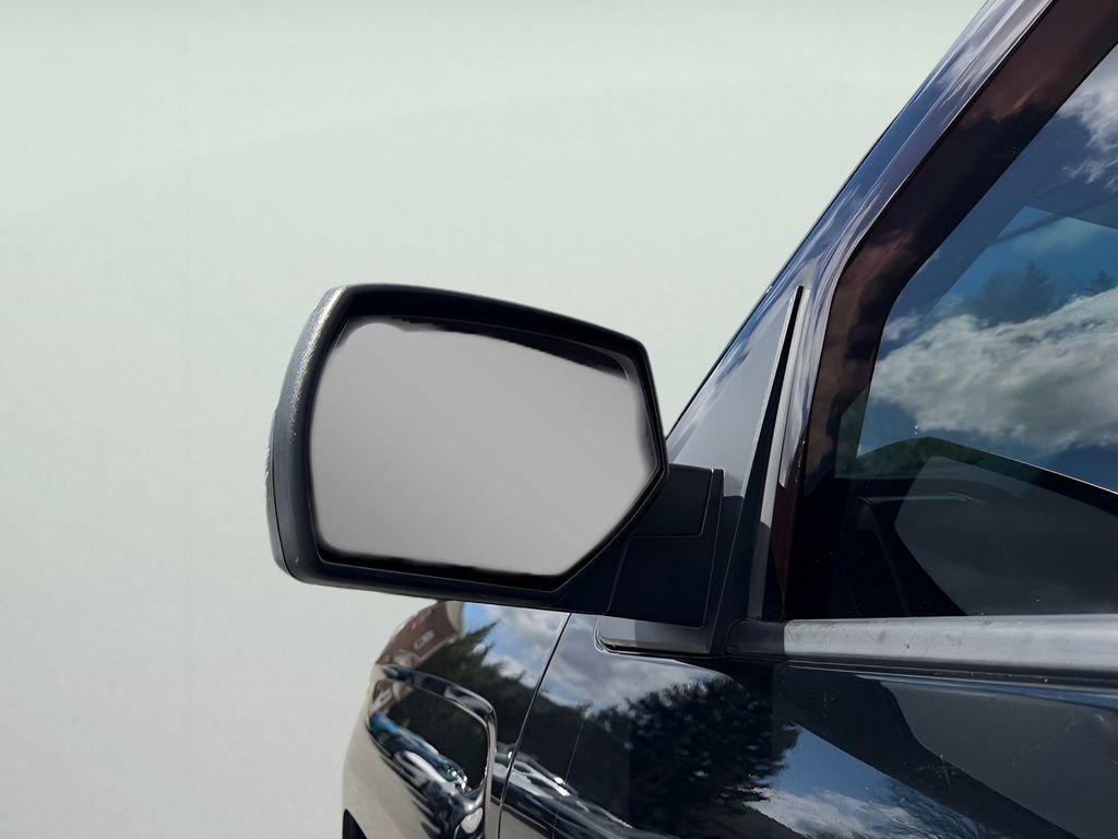 Used 2018 Chevrolet Silverado 1500 LT w/ Midnight Edition image 15