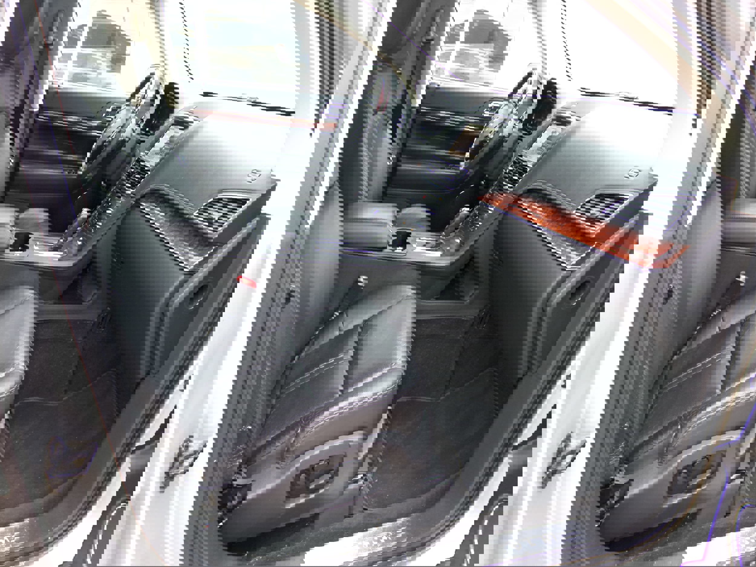 Used 2019 Lincoln MKT AWD image 13