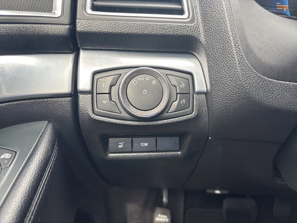 Used 2018 Ford Explorer Sport w/ Equipment Group 401A AWD/4WD image 31