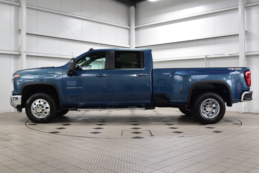 New 2026 Chevrolet Silverado 3500 LT w/ All Star Edition AWD/4WD image 4