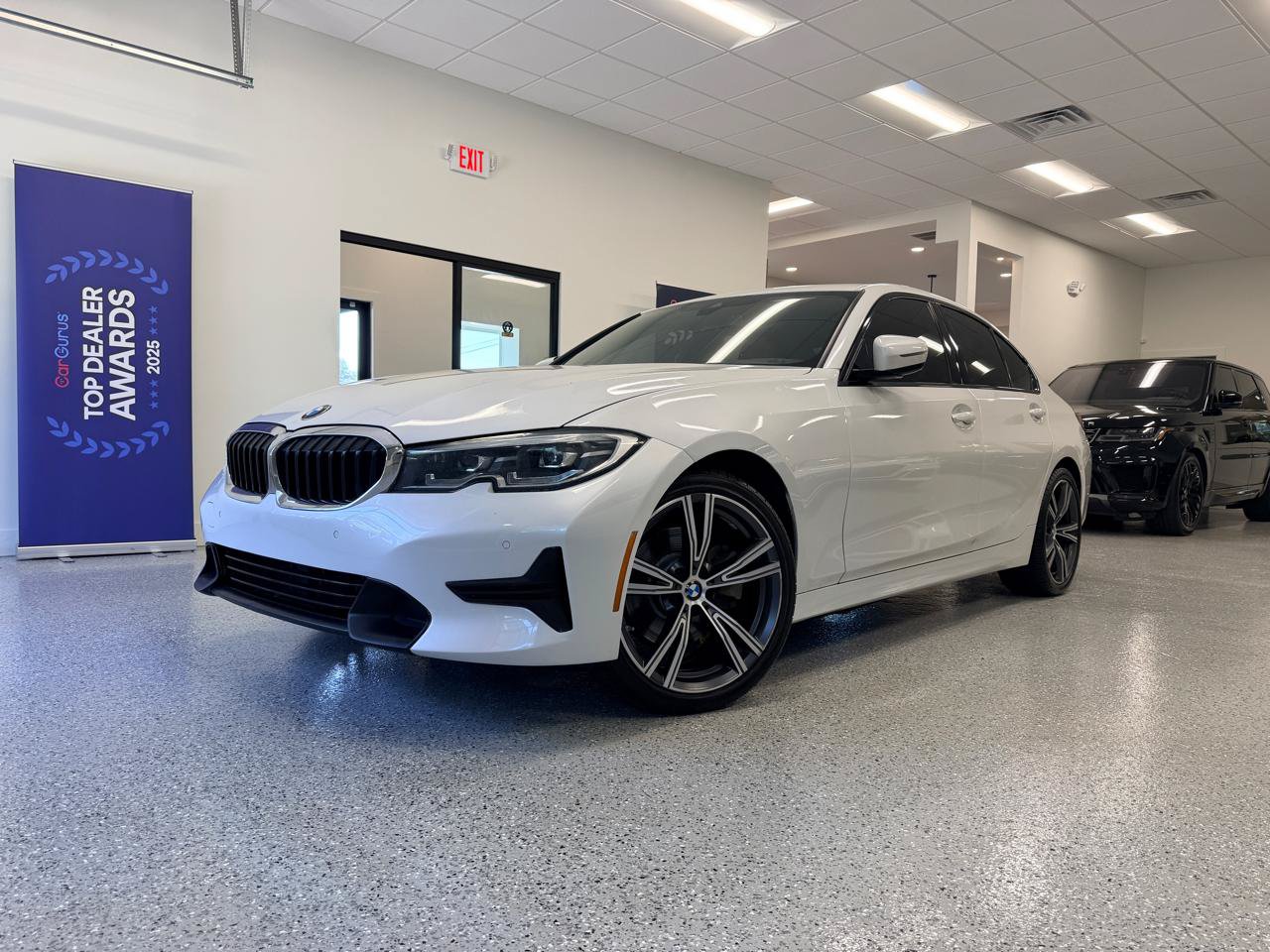 Used 2022 BMW 330i Sedan w/ Convenience Package RWD image 2