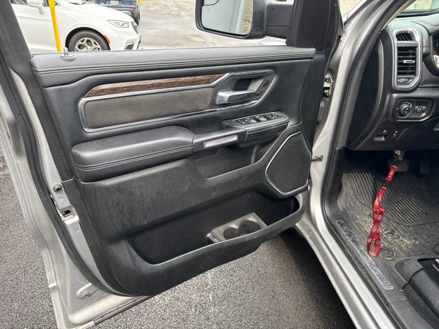 Used 2019 RAM 1500 Laramie AWD/4WD image 11