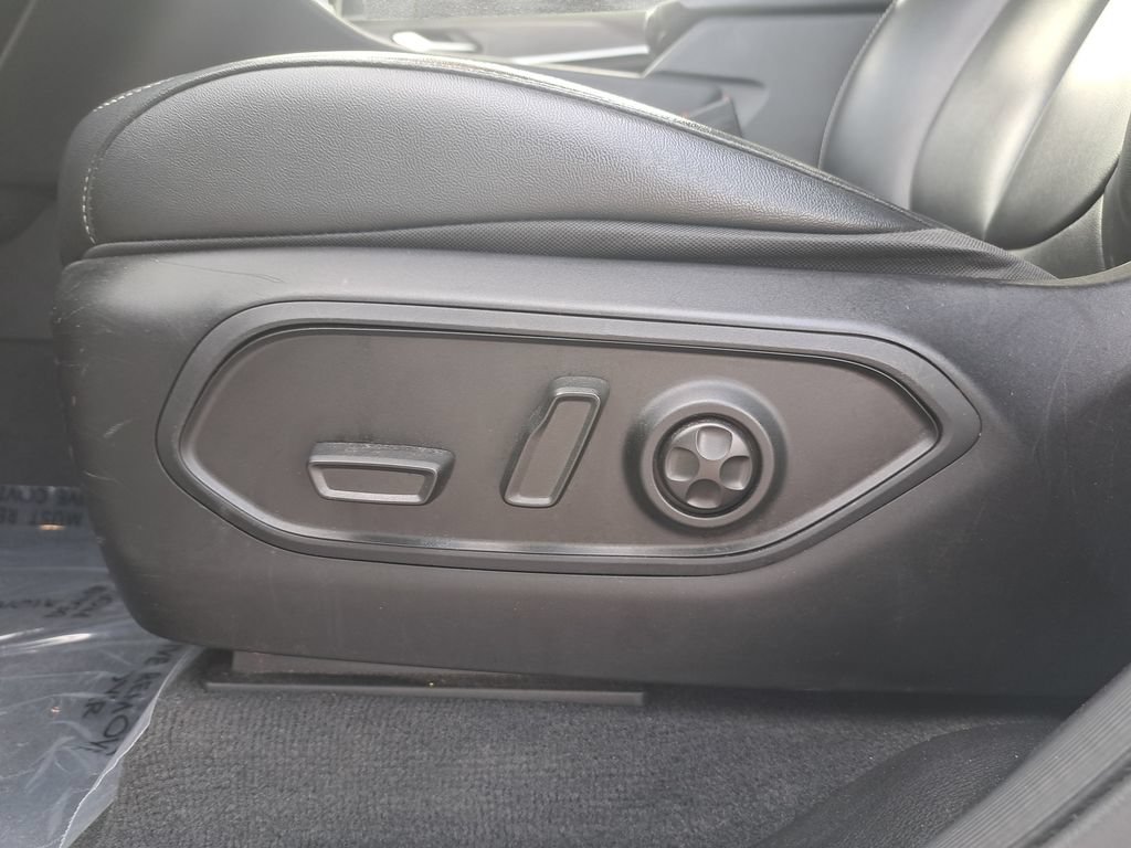Certified 2023 Jeep Grand Cherokee L Limited AWD/4WD image 30