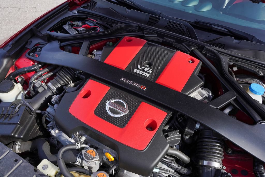 Used 2017 Nissan 370Z NISMO RWD image 38