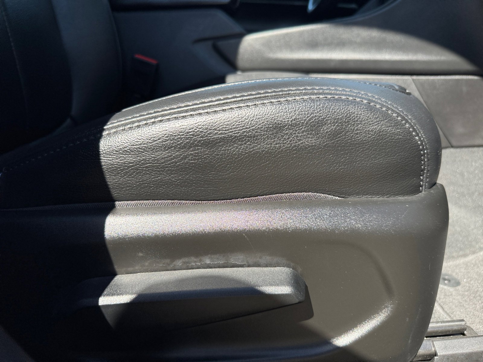 Used 2023 Jeep Grand Cherokee Laredo image 28