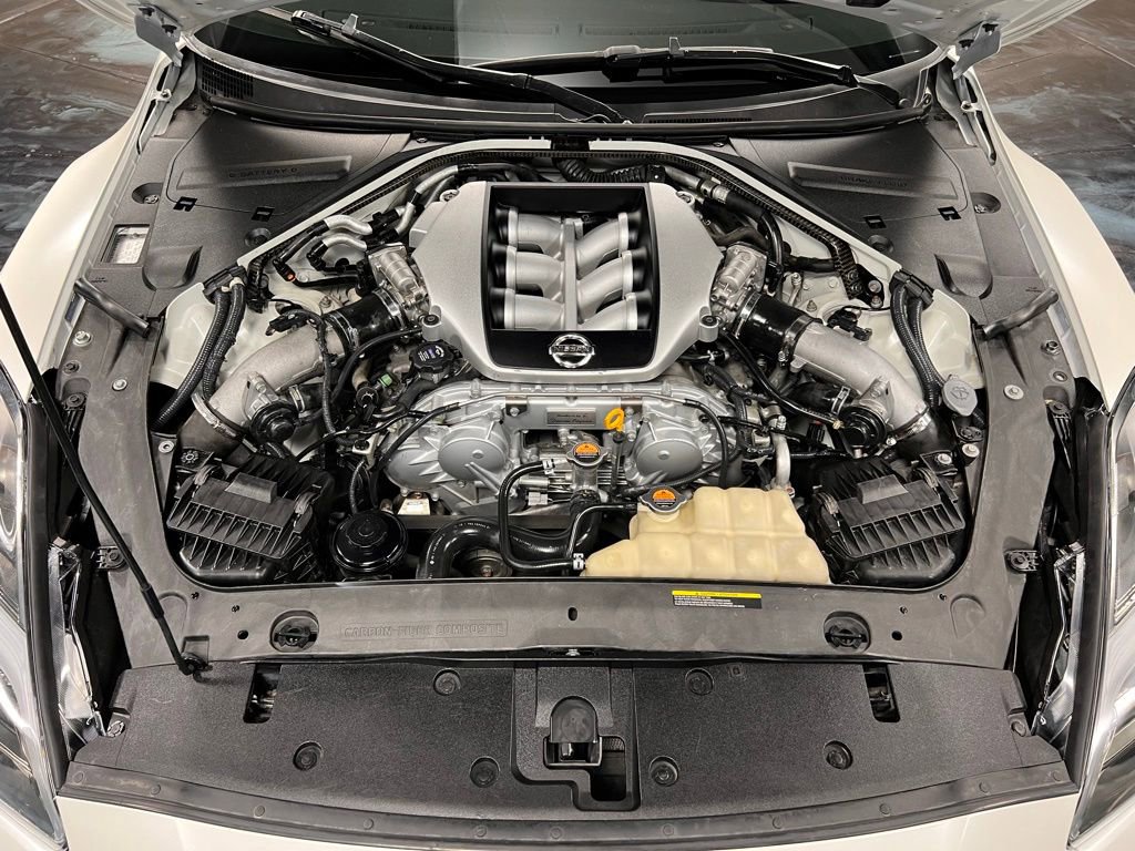 Used 2020 Nissan GT-R Premium image 28