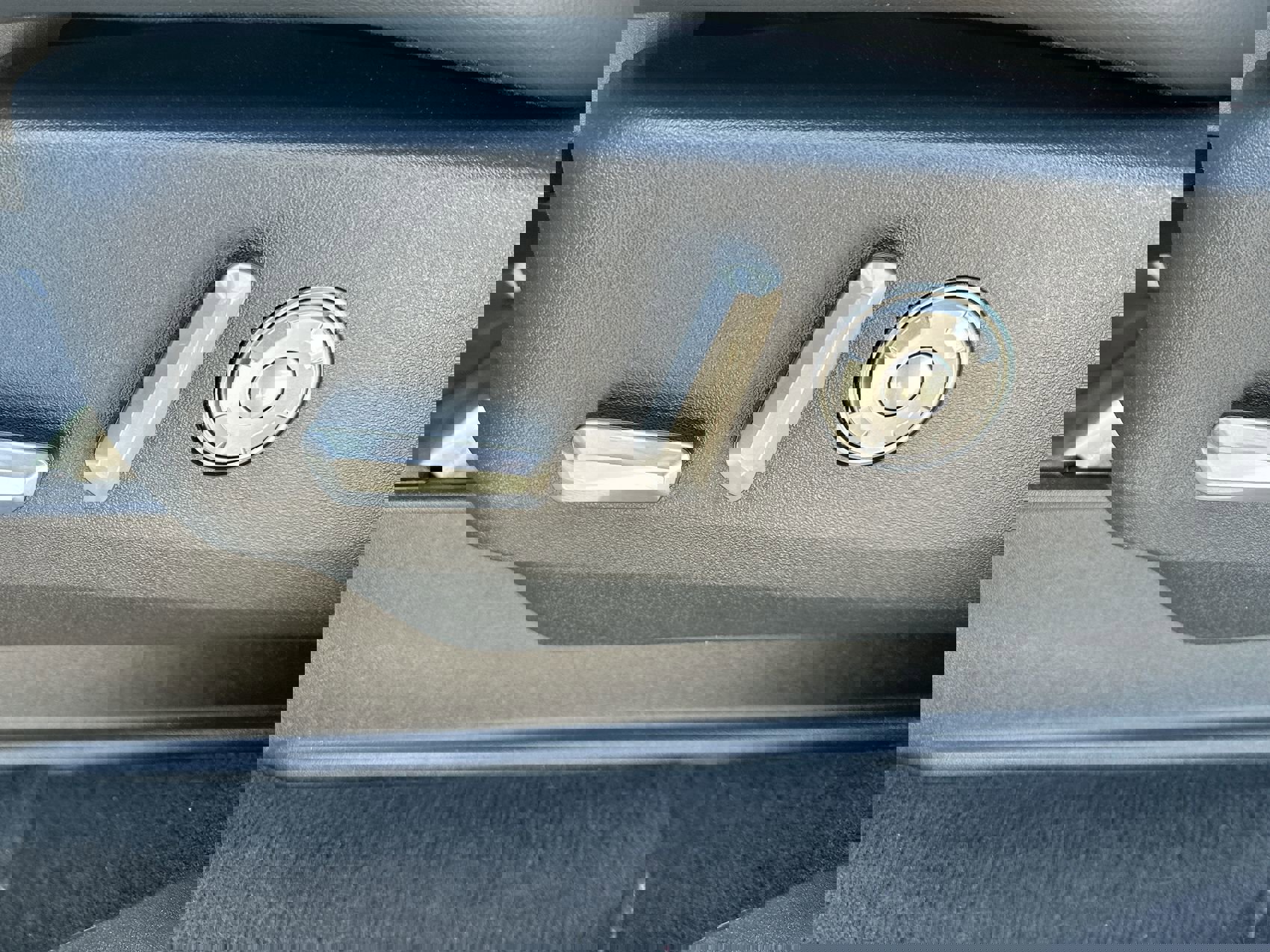 Used 2025 Lincoln Navigator Reserve image 12