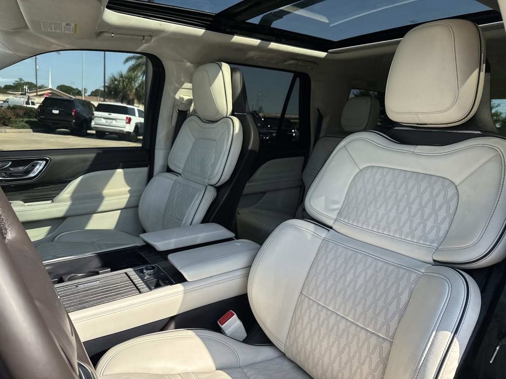 Certified 2022 Lincoln Navigator L Black Label image 17