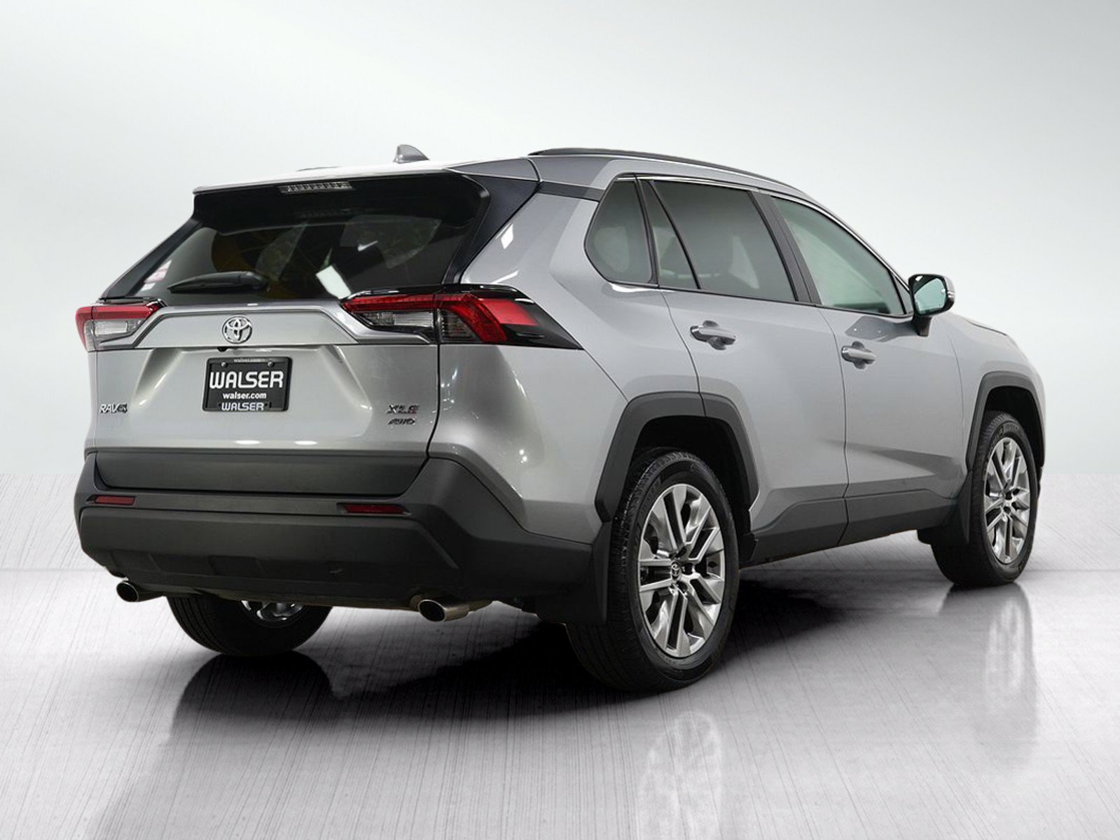 Used 2025 Toyota RAV4 XLE Premium w/ Weather Package AWD/4WD image 5