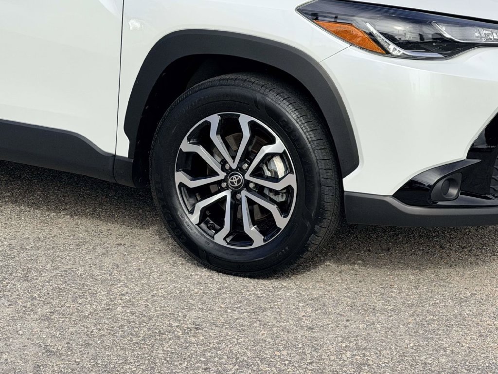 Certified 2025 Toyota Corolla Cross AWD Hybrid w/ Moonroof Package image 26