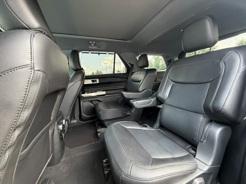 Used 2023 Ford Explorer Limited w/ Limited Technology Package AWD/4WD image 20