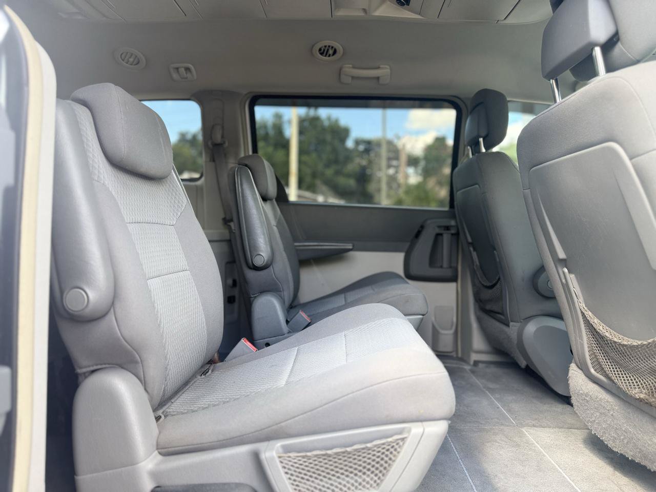 Used 2010 Chrysler Town & Country Touring FWD image 50