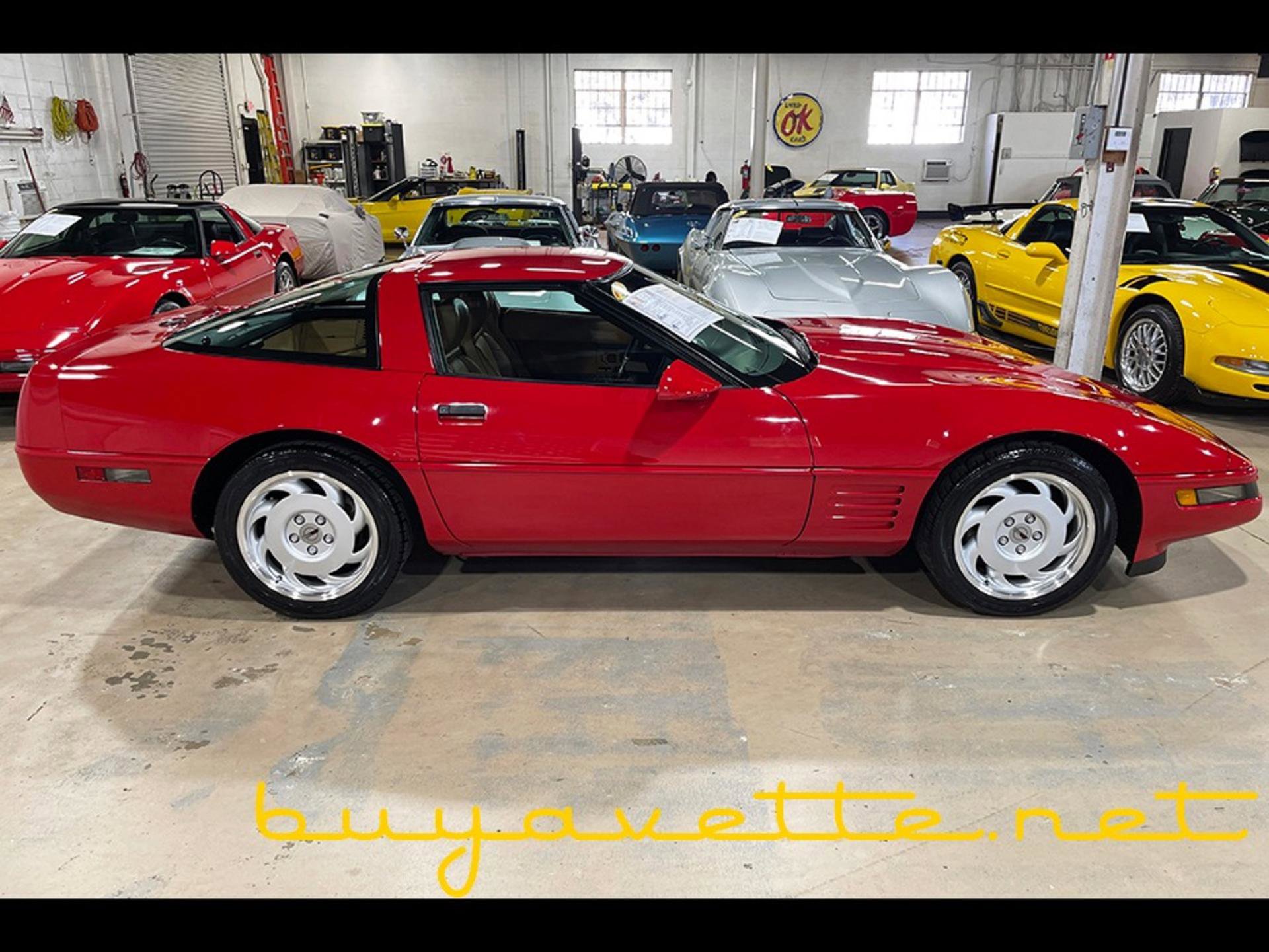 Used 1991 Chevrolet Corvette Coupe image 7