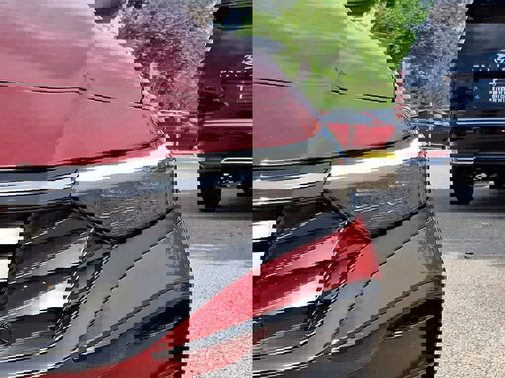 Used 2024 Hyundai Elantra SEL w/ Convenience Package image 9