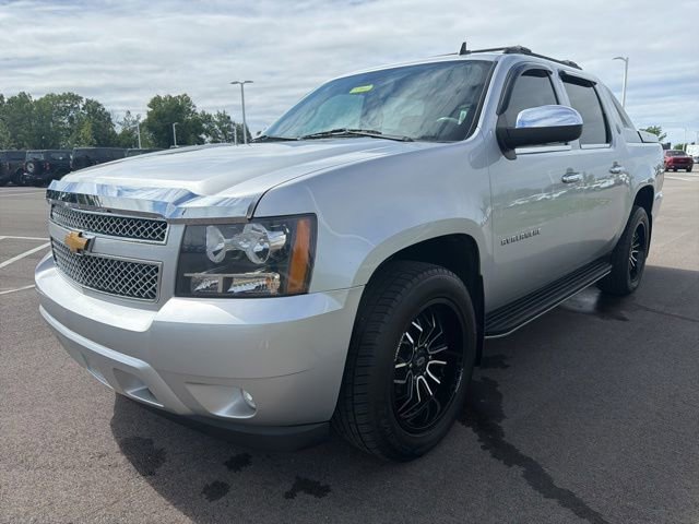 Used 2013 Chevrolet Avalanche LS w/ All-Star Edition AWD/4WD image 2