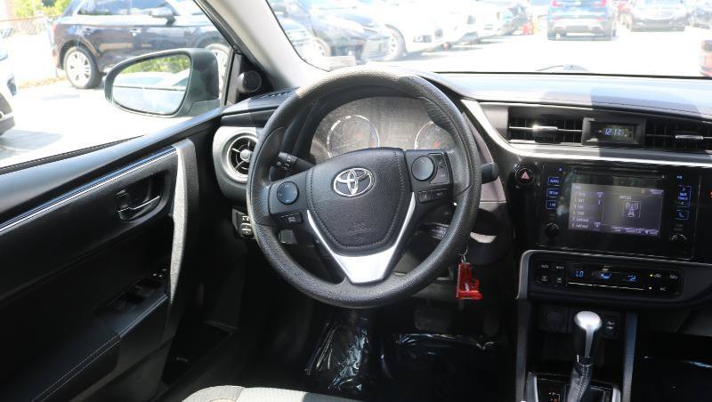 Used 2019 Toyota Corolla LE FWD image 17