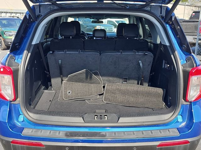 Used 2022 Ford Explorer XLT w/ Equipment Group 202A image 13