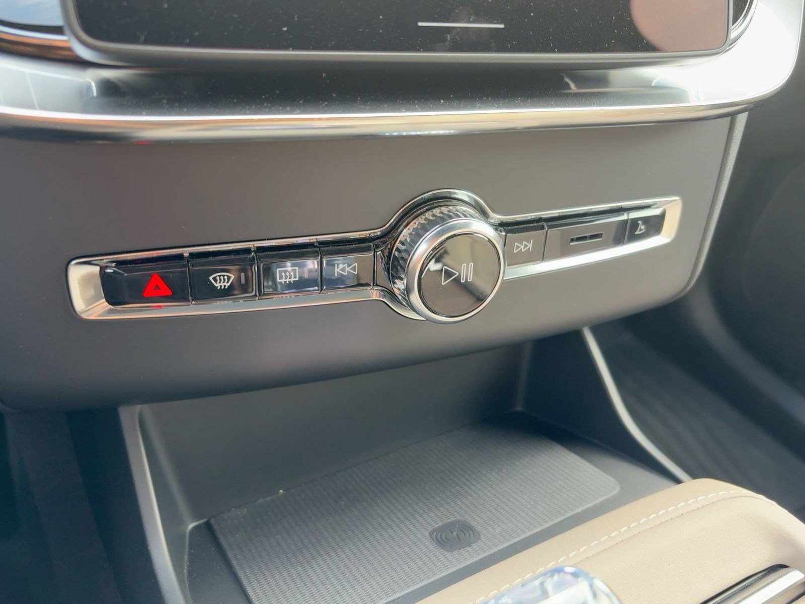 New 2026 Volvo XC90 T8 Plus image 19