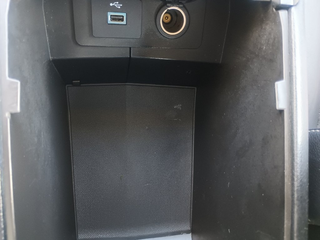 Used 2017 Ford Fusion SE w/ Fusion SE Technology Package FWD image 24