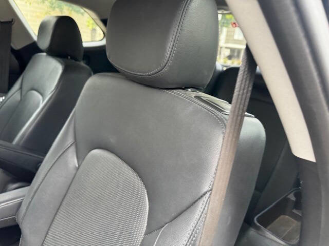 Used 2018 Hyundai Santa Fe Limited w/ Cargo Package image 33