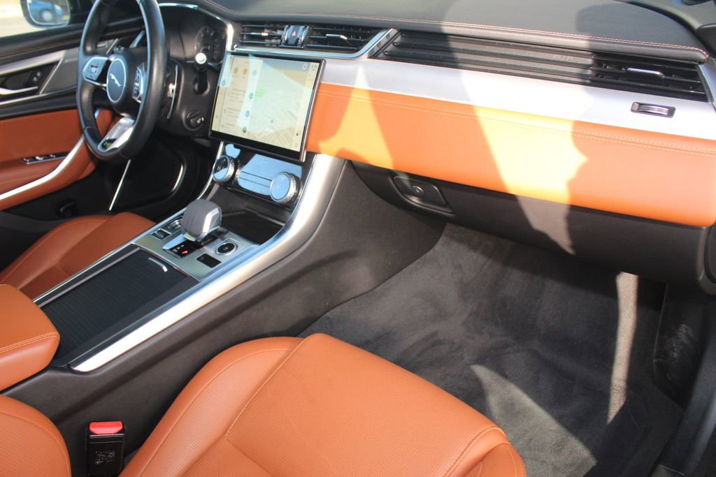 Used 2023 Jaguar XF R-Dynamic SE image 26