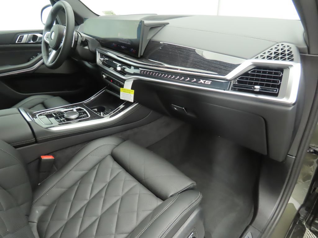 New 2026 BMW X5 xDrive40i w/ M Sport Package image 18