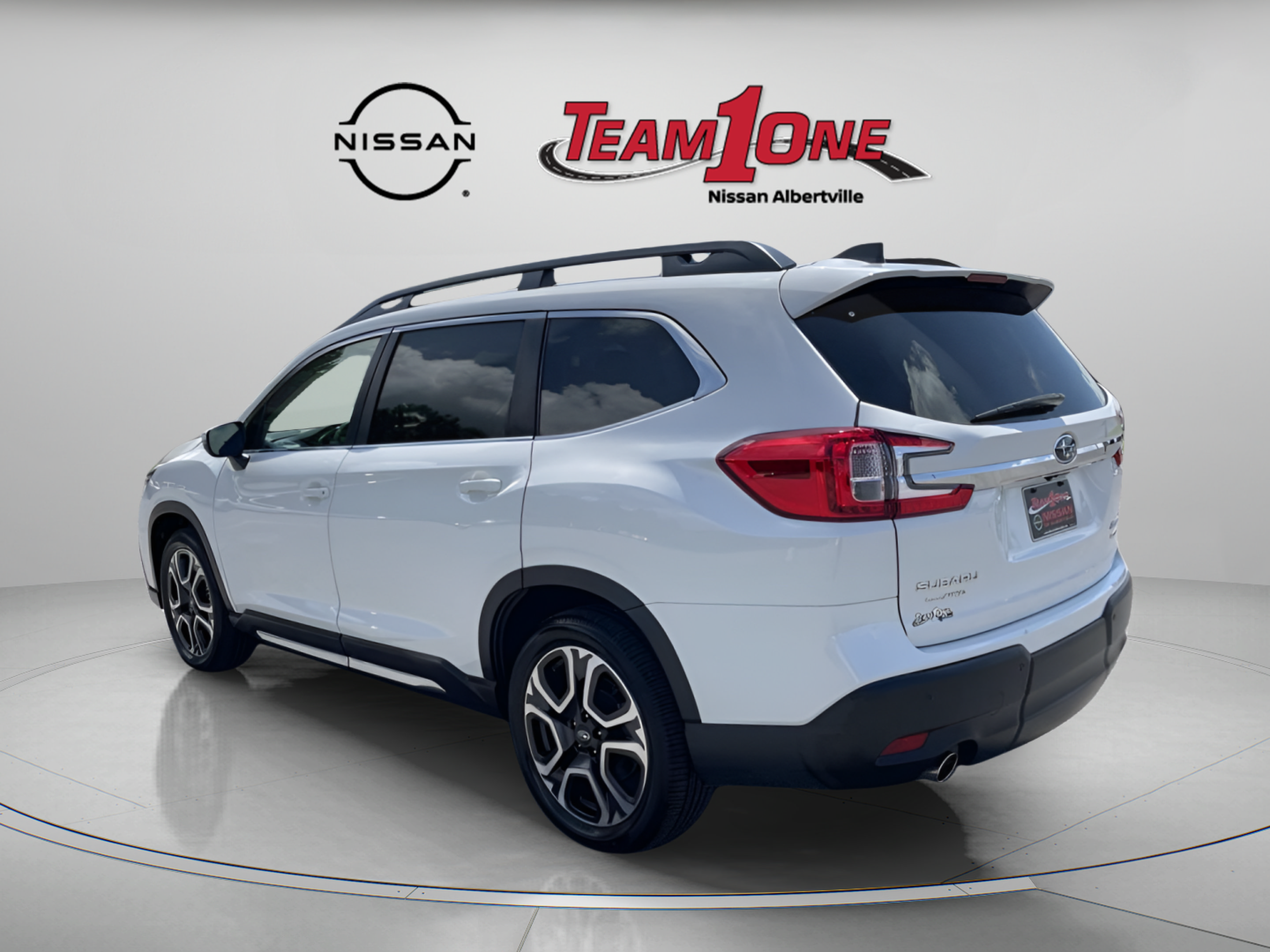 Used 2023 Subaru Ascent Limited AWD/4WD image 6