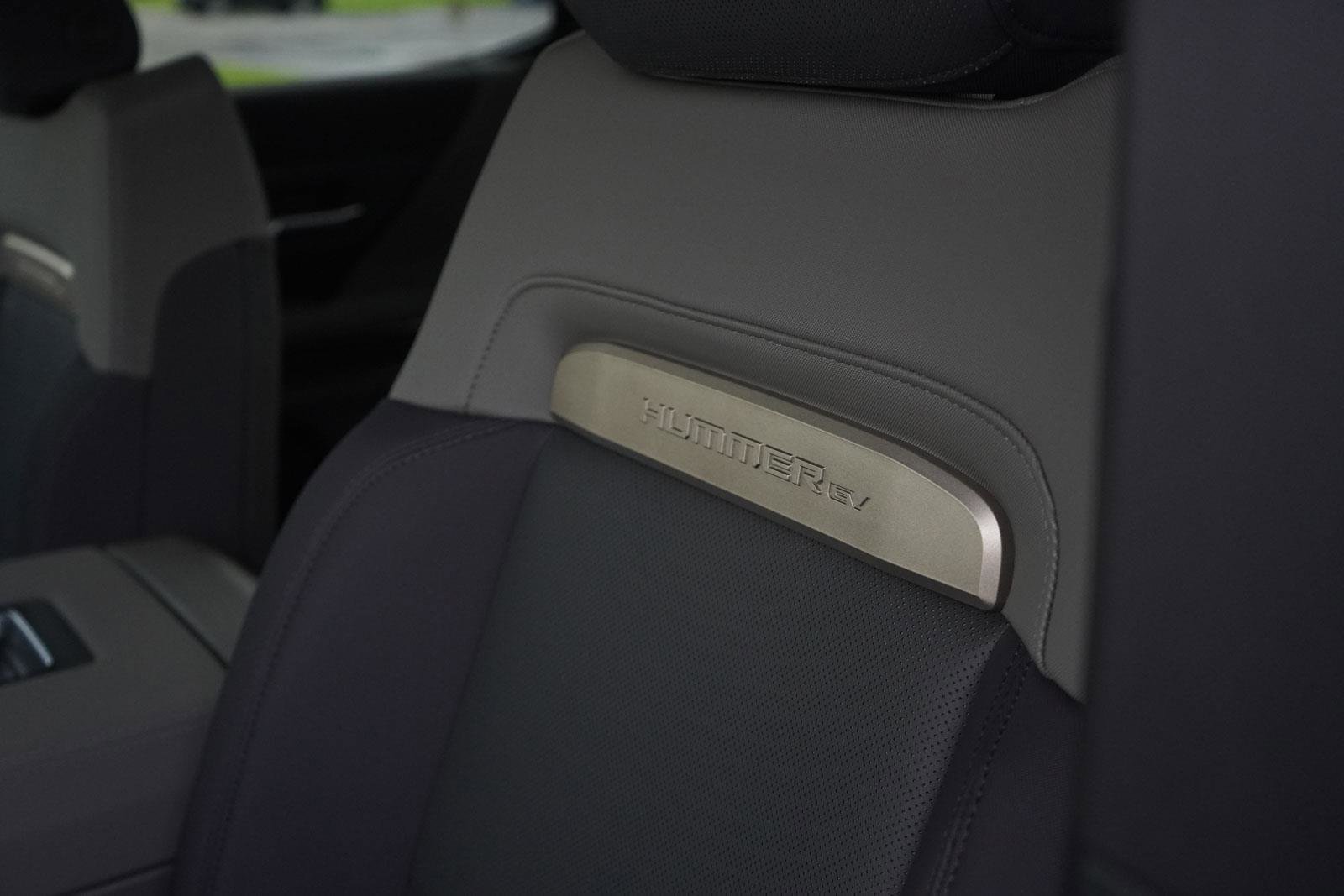 New 2025 GMC Hummer EV 2X w/ LPO, Sport Package image 23