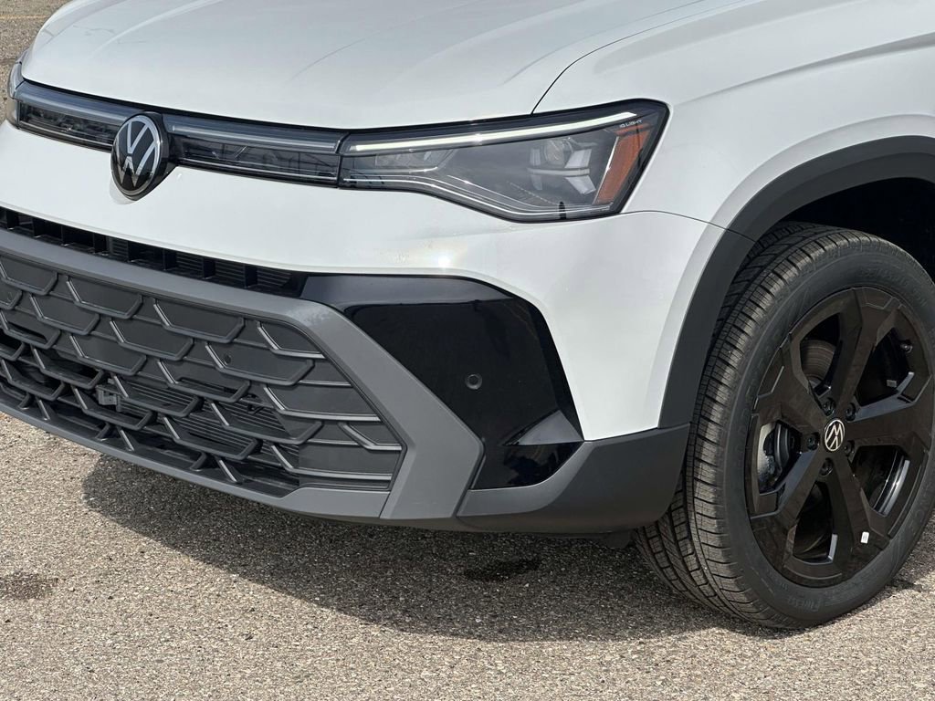 New 2025 Volkswagen Taos SE AWD/4WD image 6
