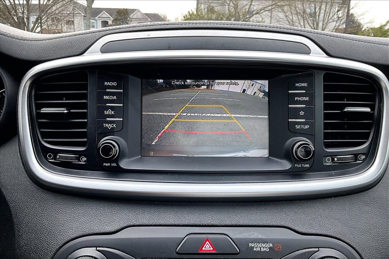 Used 2020 Kia Sorento LX image 13