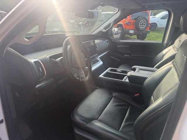 Used 2026 Ford Expedition Max Platinum AWD/4WD image 2
