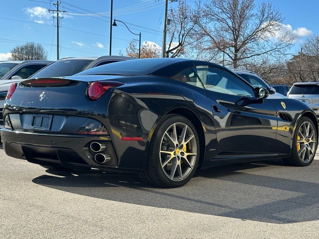 Used 2010 Ferrari California image 11