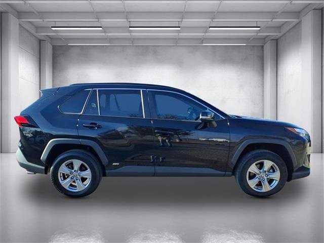 Used 2022 Toyota RAV4 XLE image 2