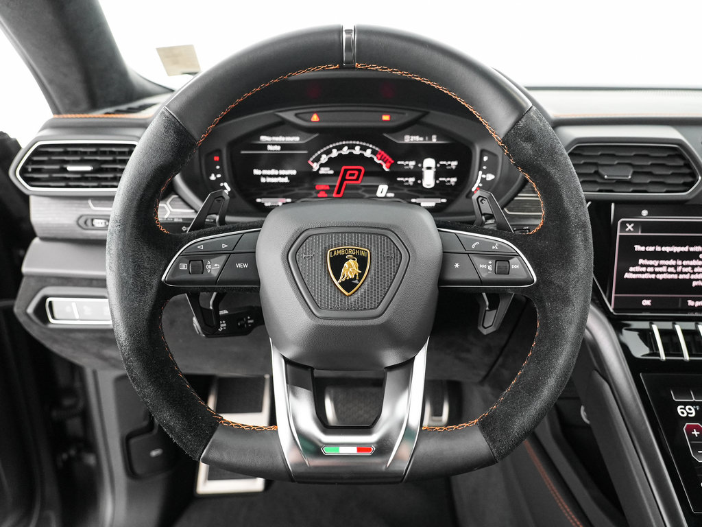 Used 2022 Lamborghini Urus AWD/4WD image 9