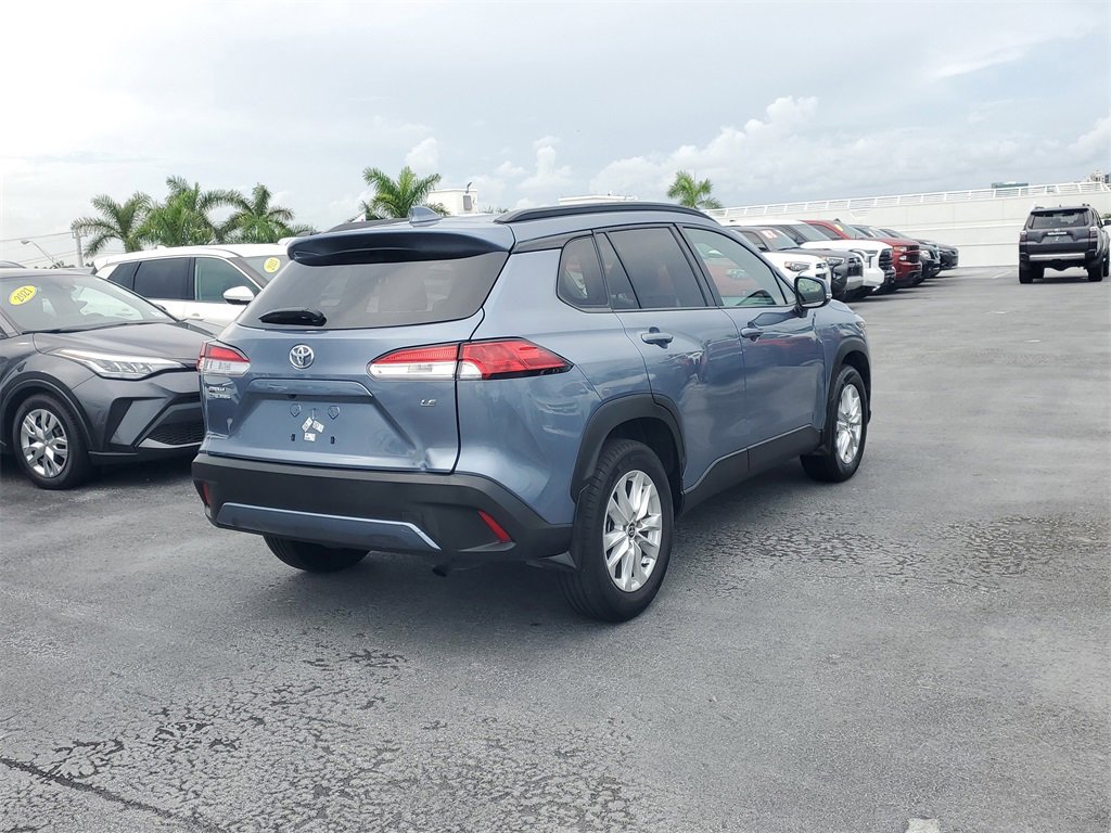 Used 2024 Toyota Corolla Cross LE image 8