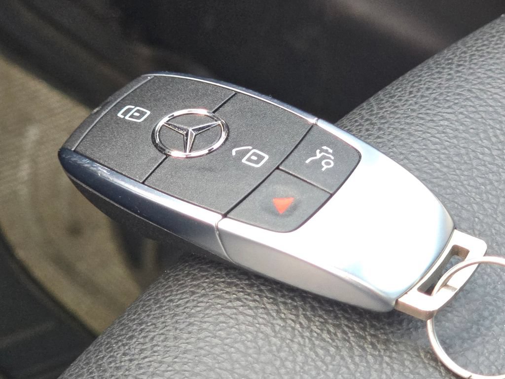 Certified 2023 Mercedes-Benz GLB 250 4MATIC image 35