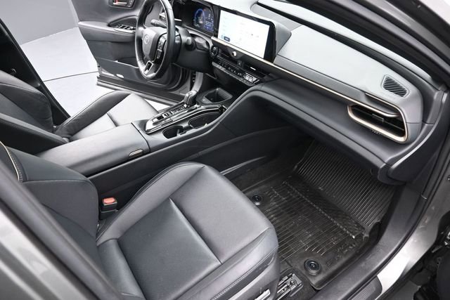 Used 2024 Toyota Crown Limited AWD/4WD image 31