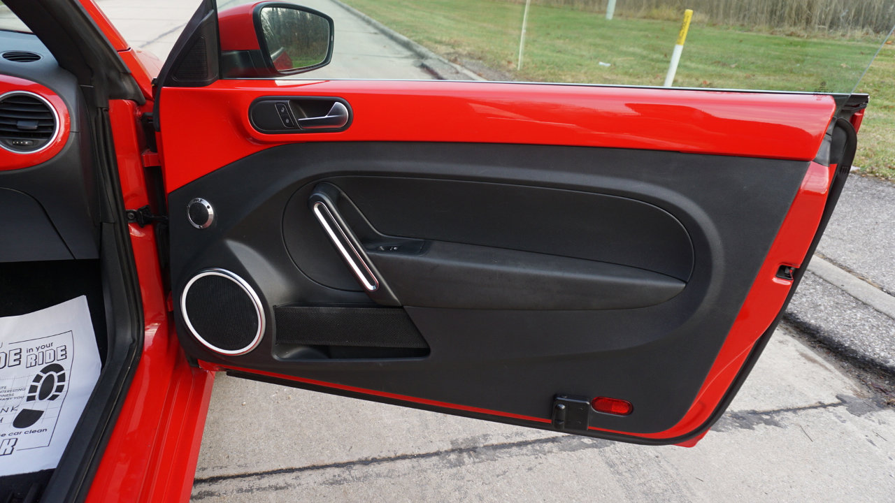 Used 2014 Volkswagen Beetle 2.5 image 25